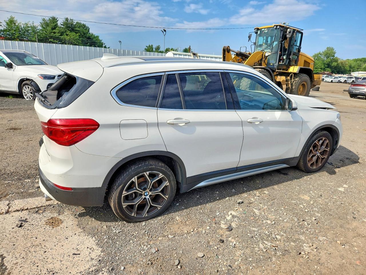 2020 BMW X1 xDrive28I - zdjęcie 3