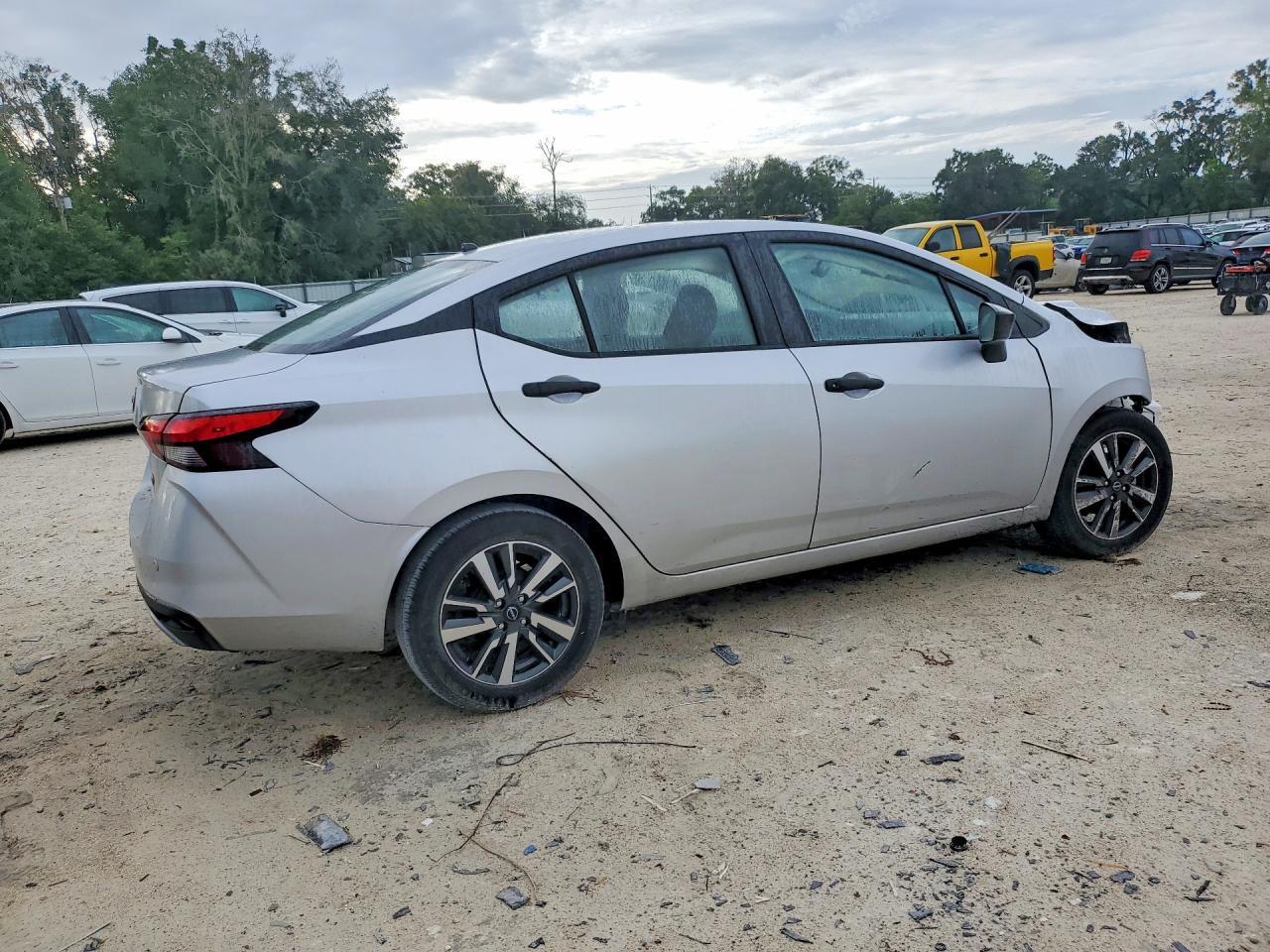2025 Nissan Versa S - zdjęcie 3