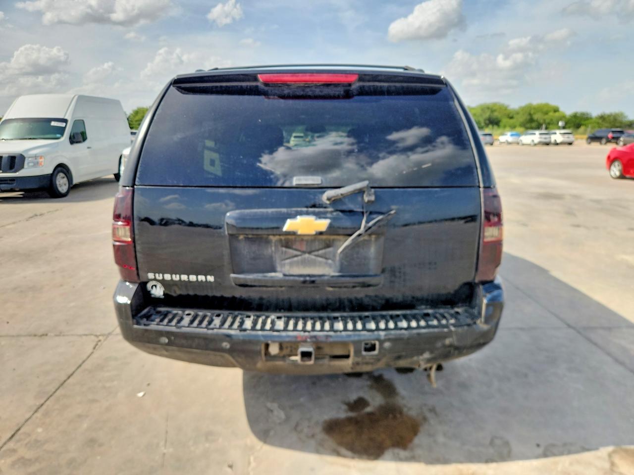 2013 Chevrolet Suburban K1500 Lt - zdjęcie 6