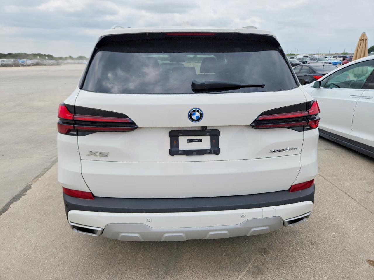 2025 BMW X5 xDrive50E - zdjęcie 6