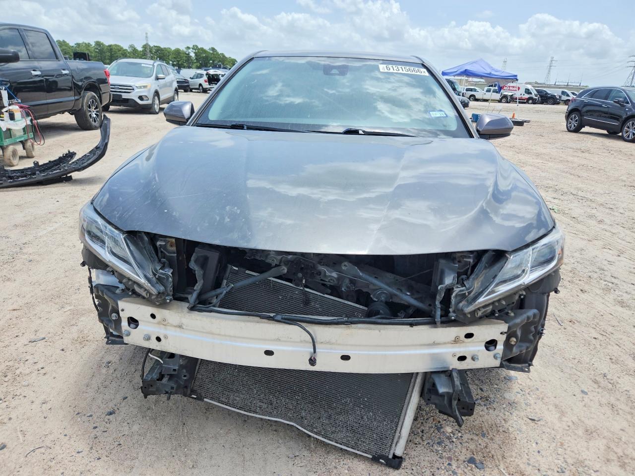 2020 Toyota Camry Se - zdjęcie 5