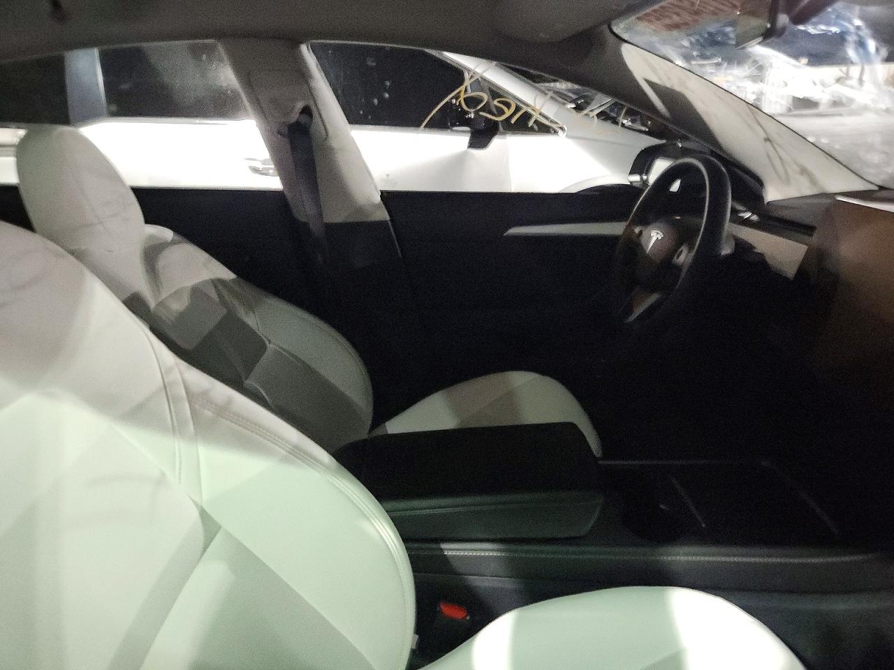 2023 Tesla Model 3 - zdjęcie 13