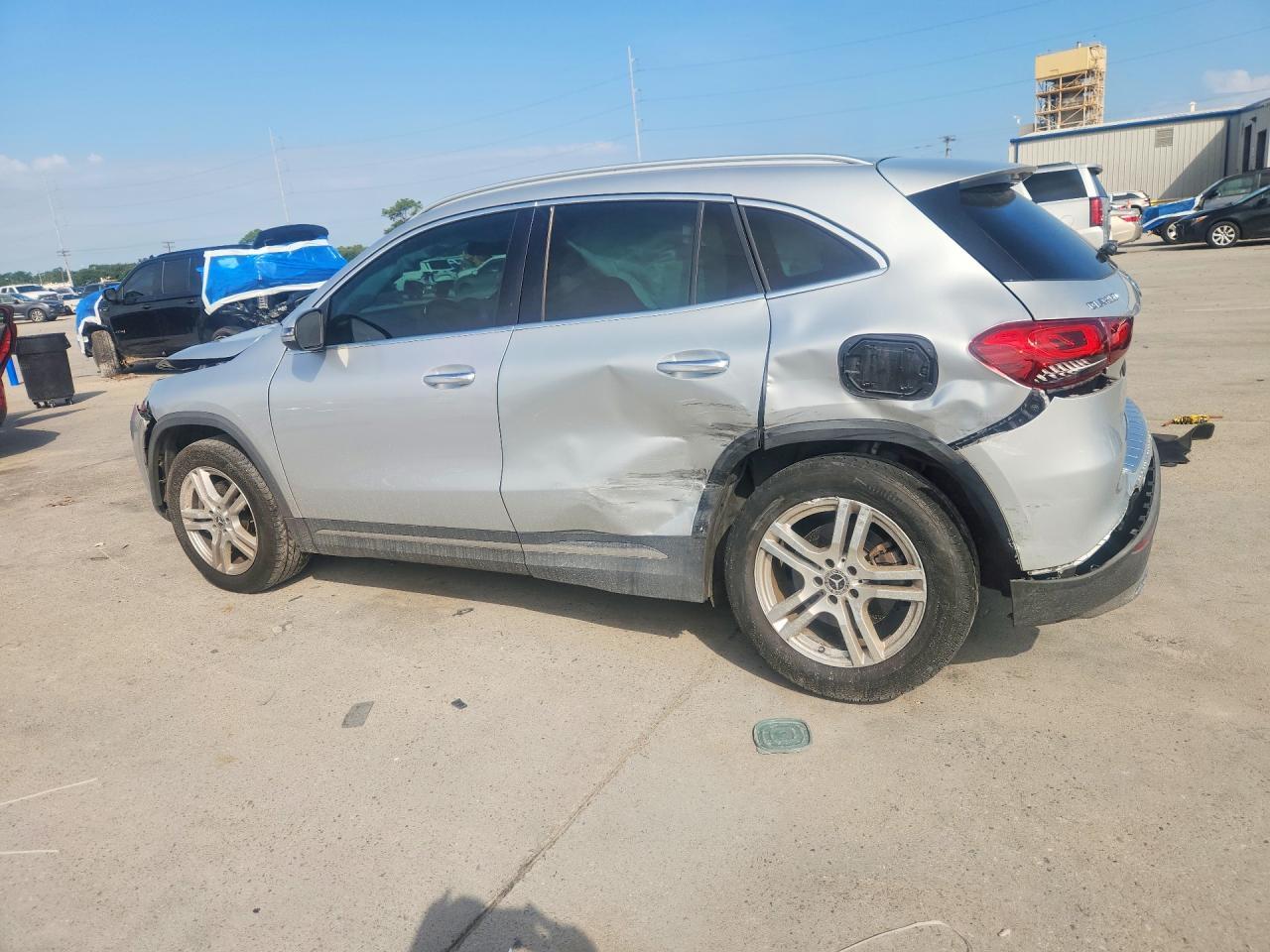 2021 Mercedes-Benz Gla 250 - zdjęcie 2