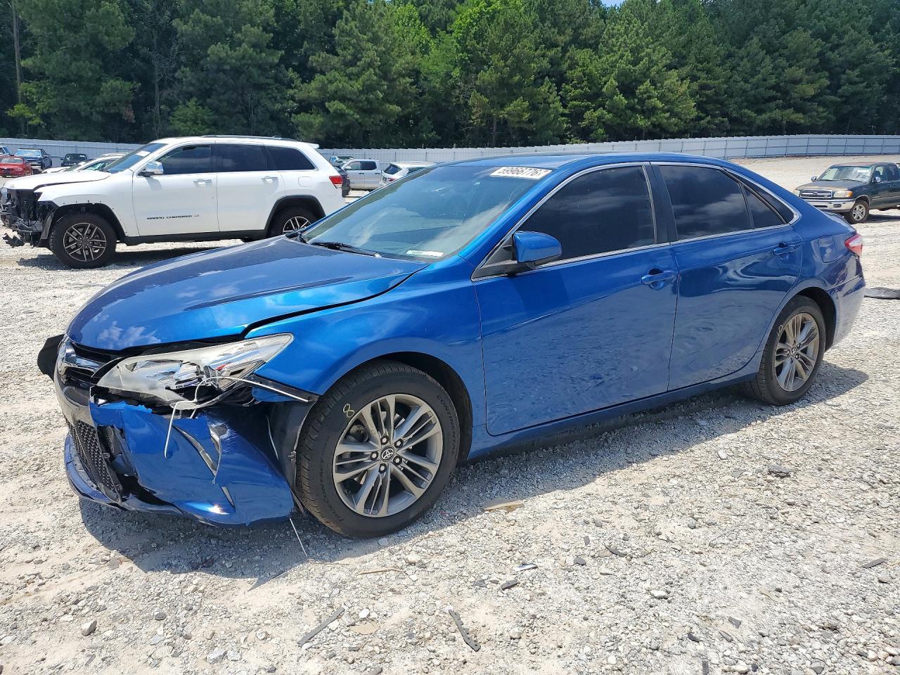 2017 Toyota Camry Se - zdjęcie główne