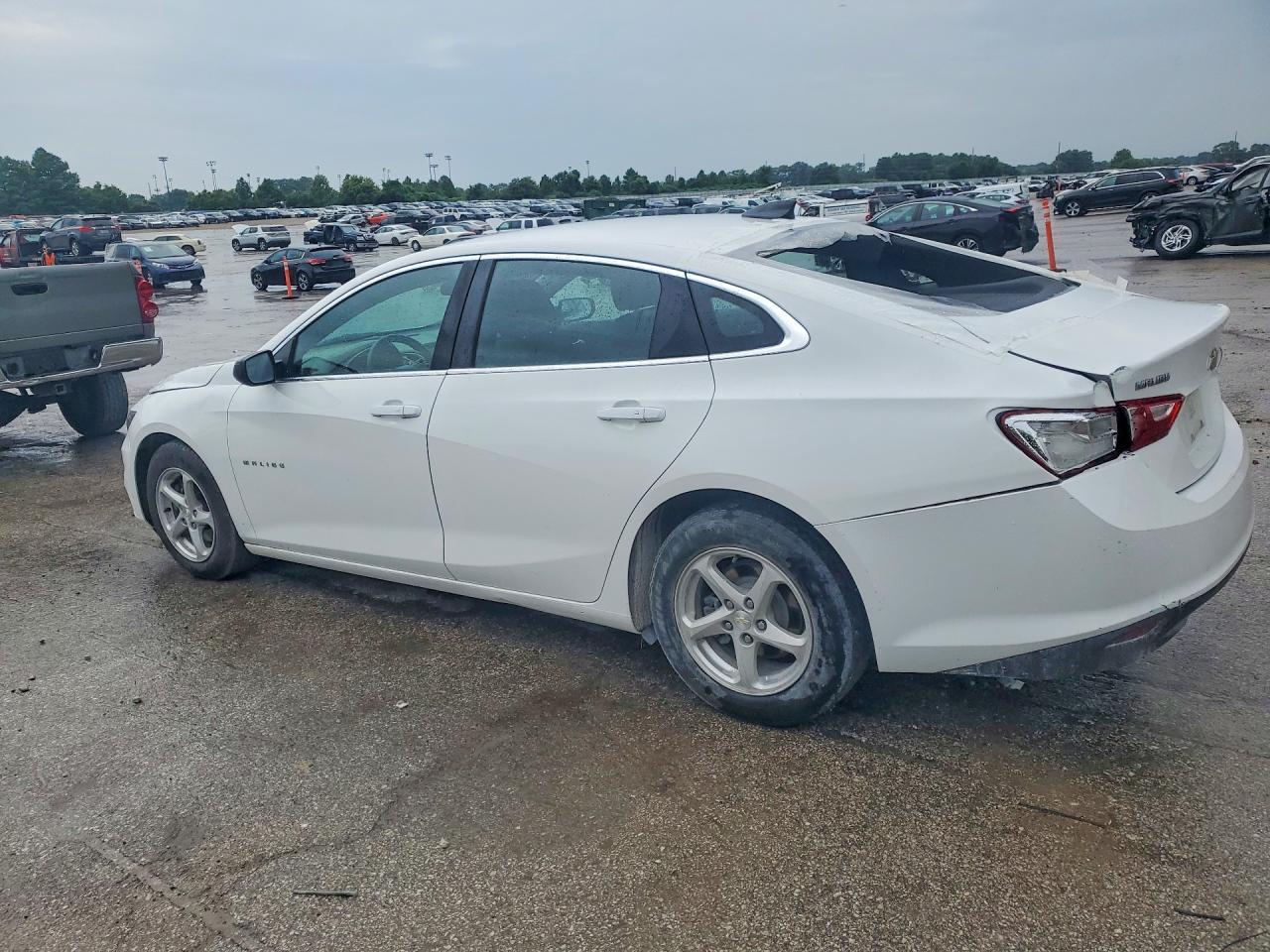 2016 Chevrolet Malibu Ls - zdjęcie 2