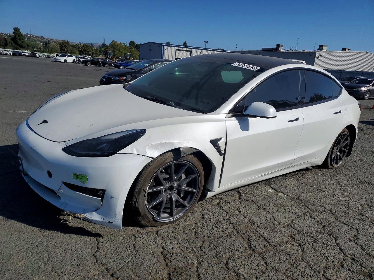 2023 Tesla Model 3 - zdjęcie główne