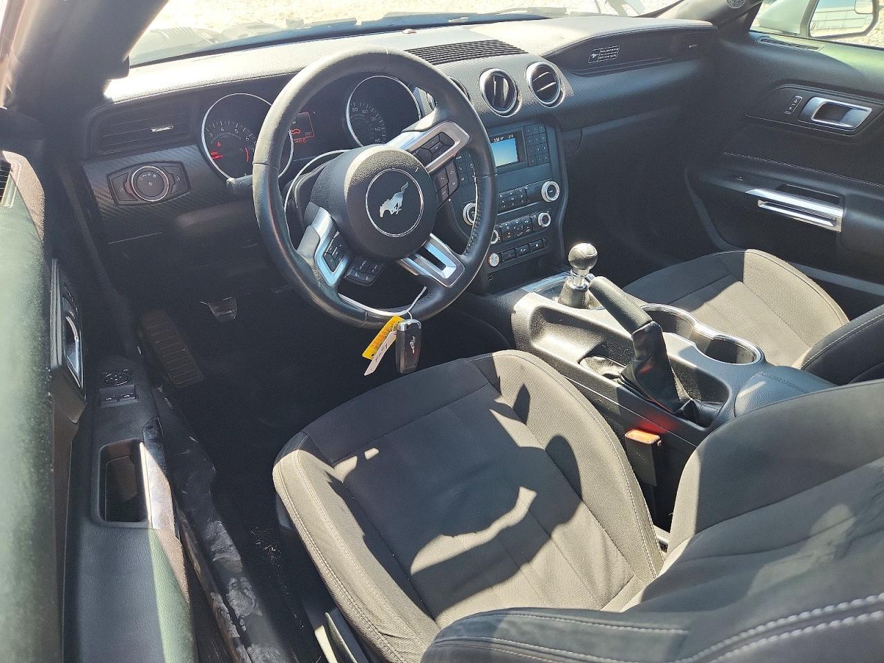 2020 Ford Mustang - zdjęcie 8