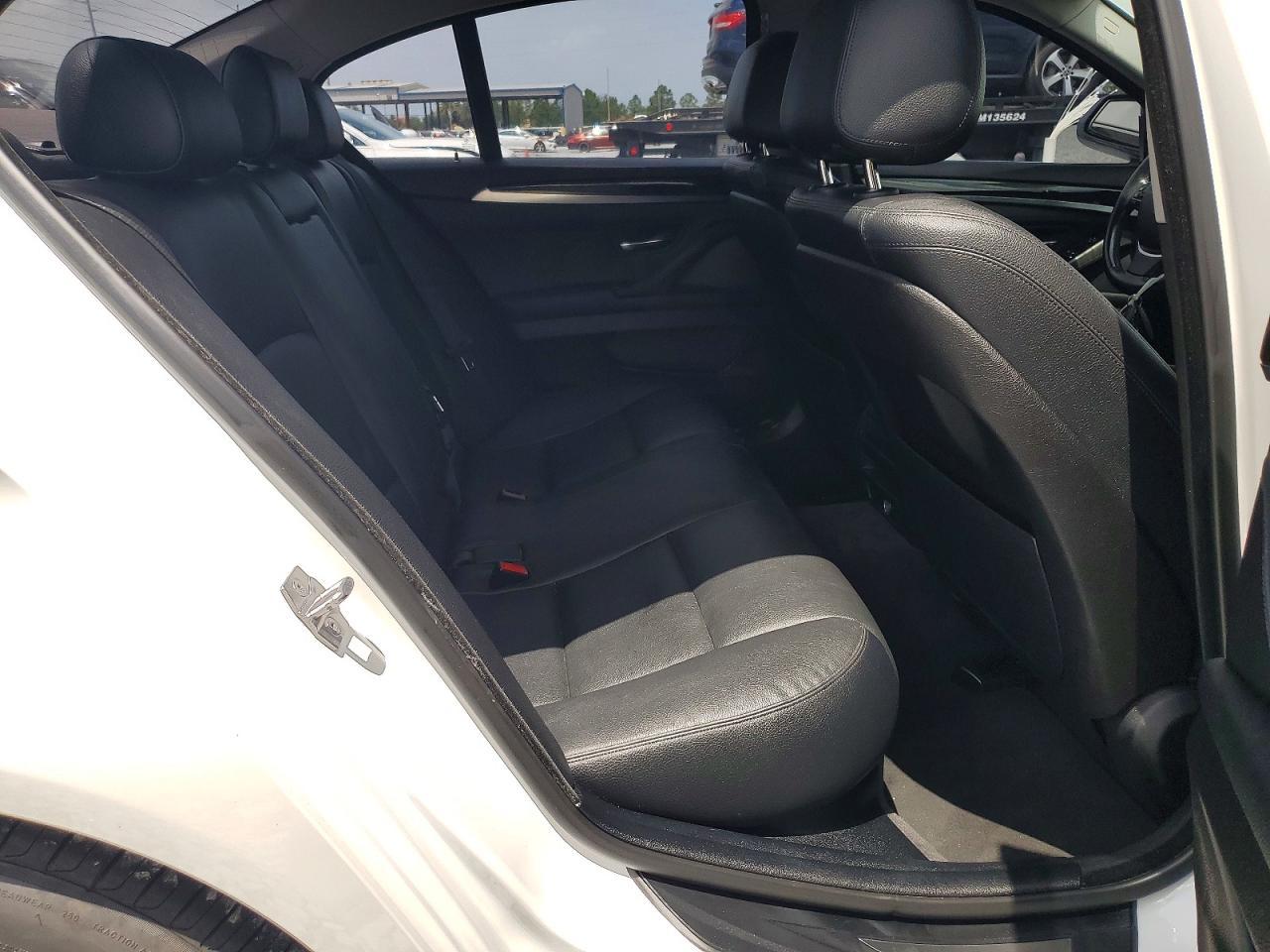 2015 BMW Seria 5 528i - zdjęcie 10