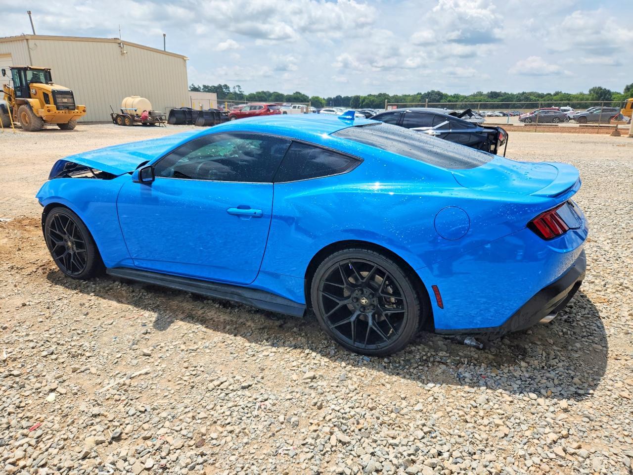 2024 Ford Mustang - zdjęcie 2