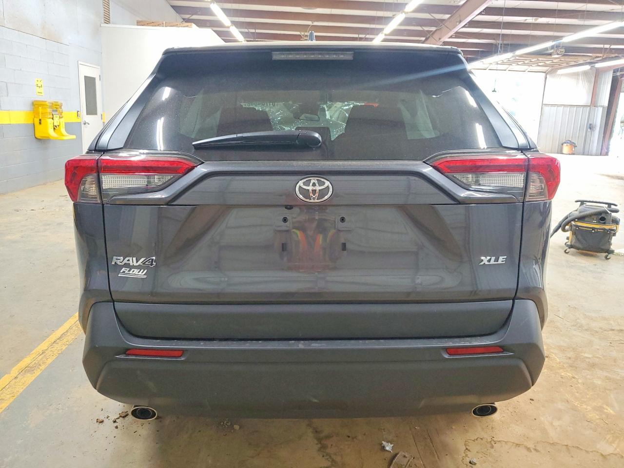 2025 Toyota Rav4 Xle - zdjęcie 6