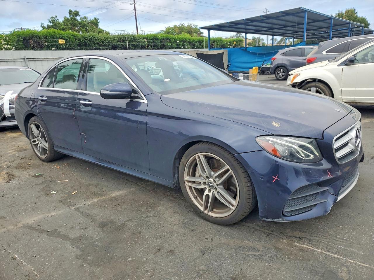 2018 Mercedes-Benz E 300 - zdjęcie 4