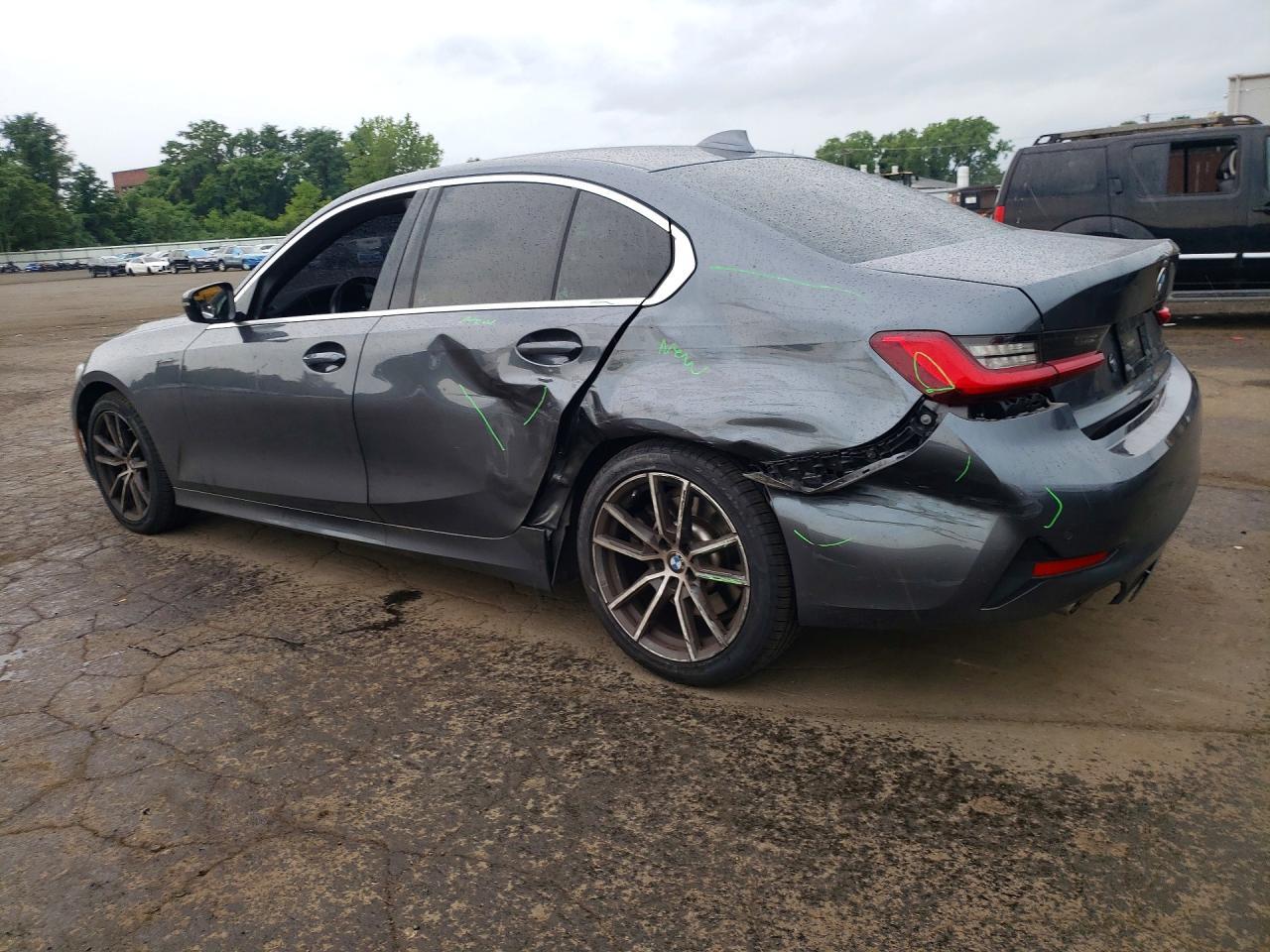 2021 BMW 330Xi - zdjęcie 2