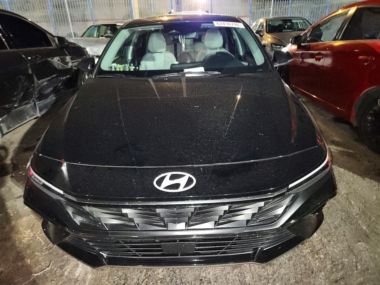 2025 Hyundai Elantra Limited - zdjęcie 5