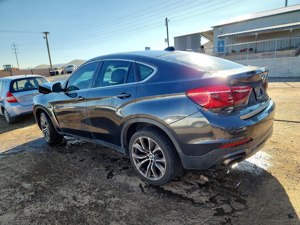 2017 BMW X6 xDrive50I - zdjęcie 2