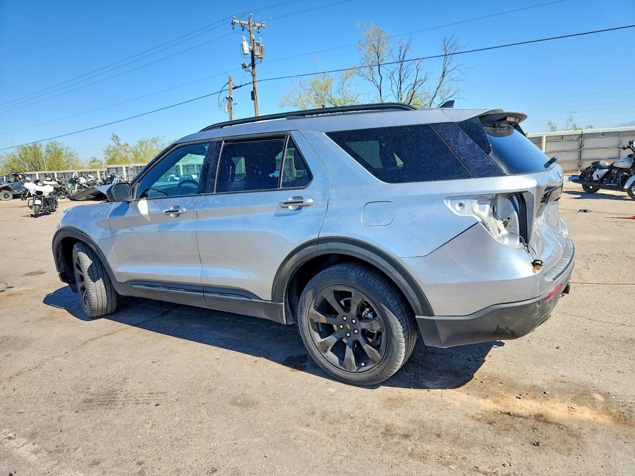 2023 Ford Explorer St-Line - zdjęcie 2