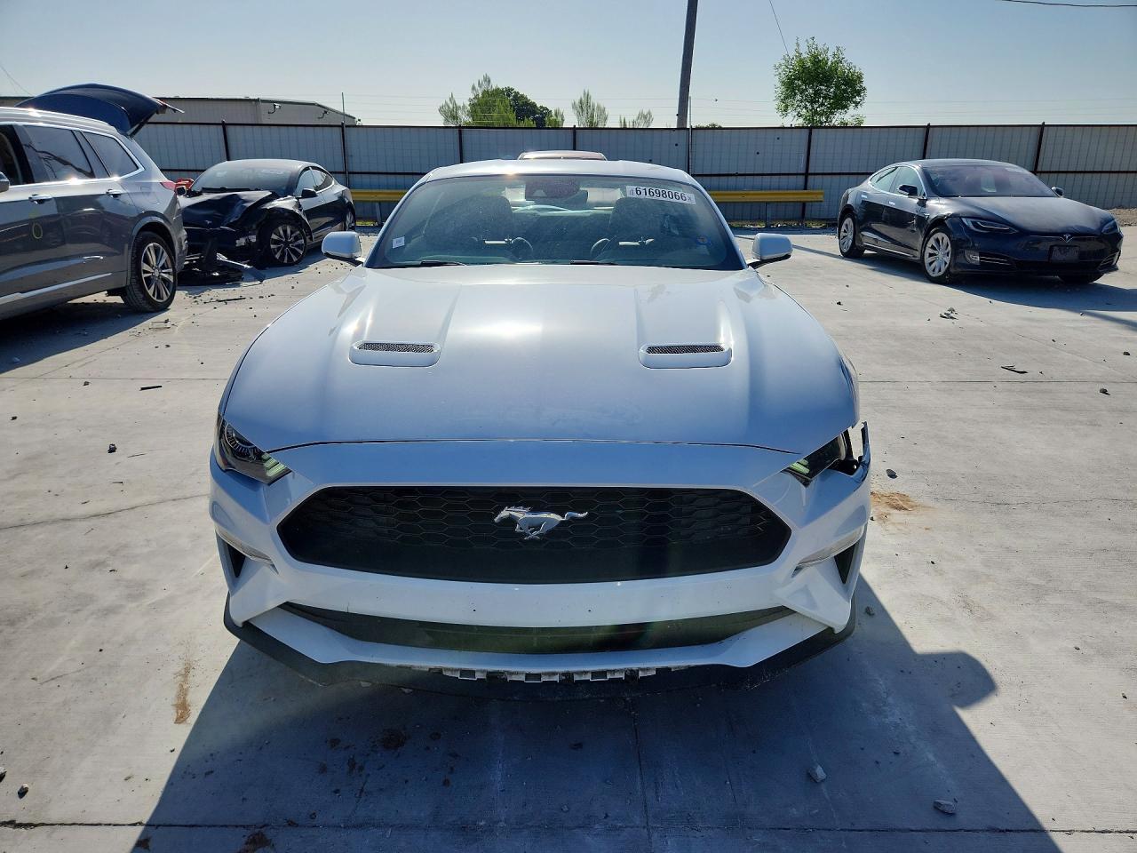 2022 Ford Mustang - zdjęcie 5