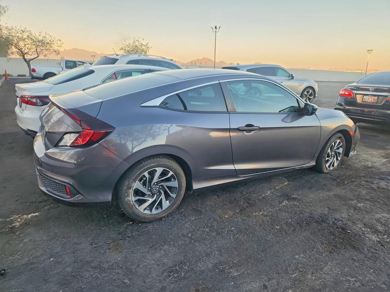 2019 Honda Civic Lx - zdjęcie 3