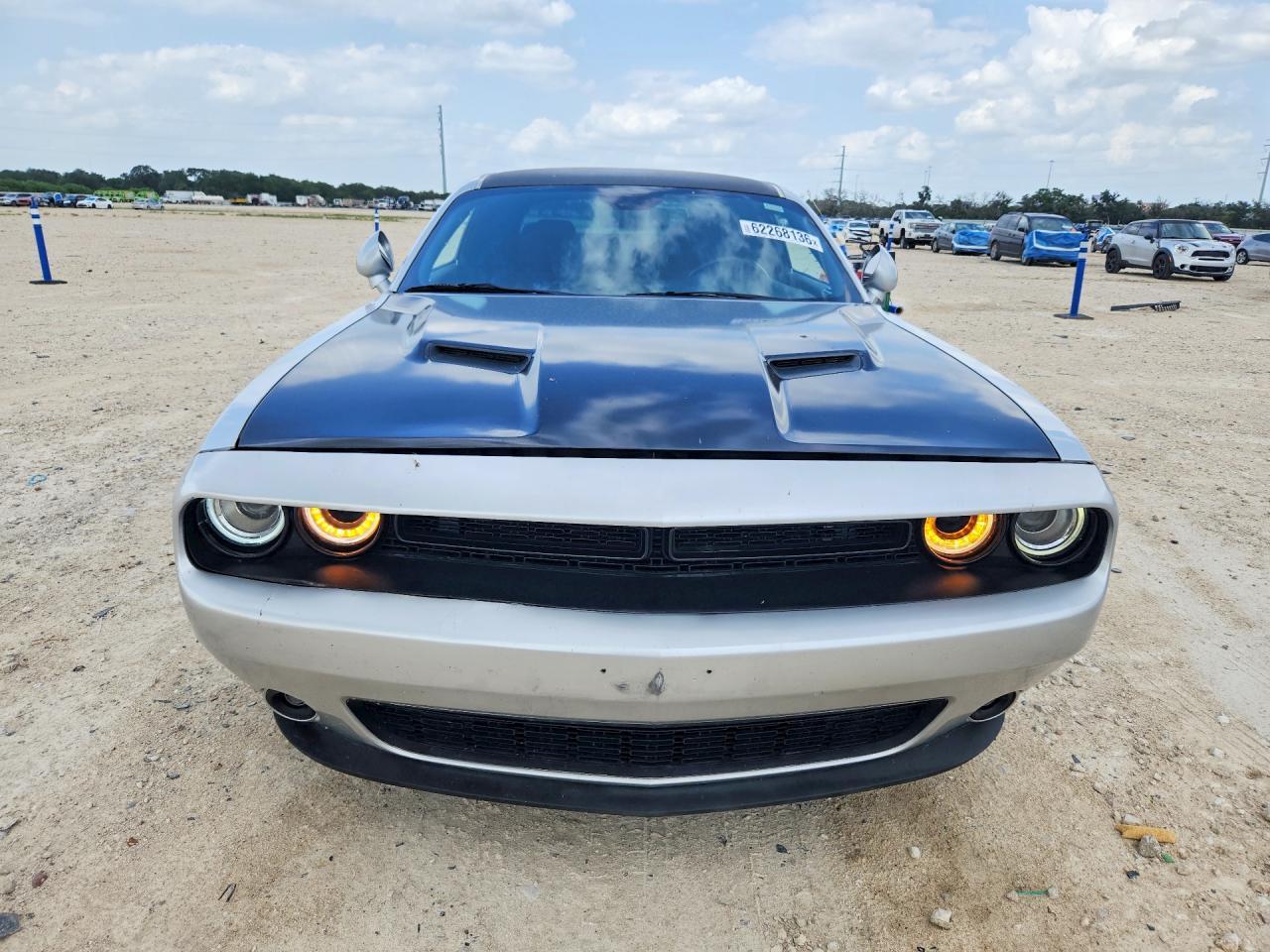 2021 Dodge Challenger Sxt - zdjęcie 5