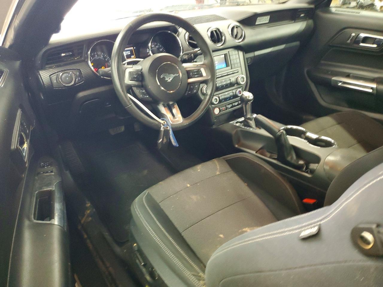 2015 Ford Mustang - zdjęcie 8