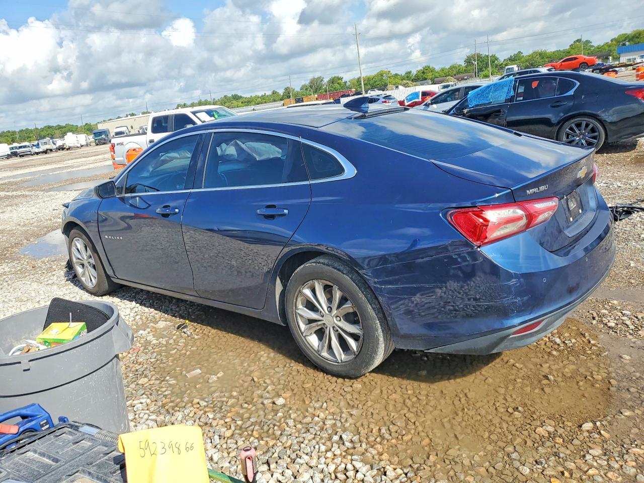 2021 Chevrolet Malibu Lt - zdjęcie 2