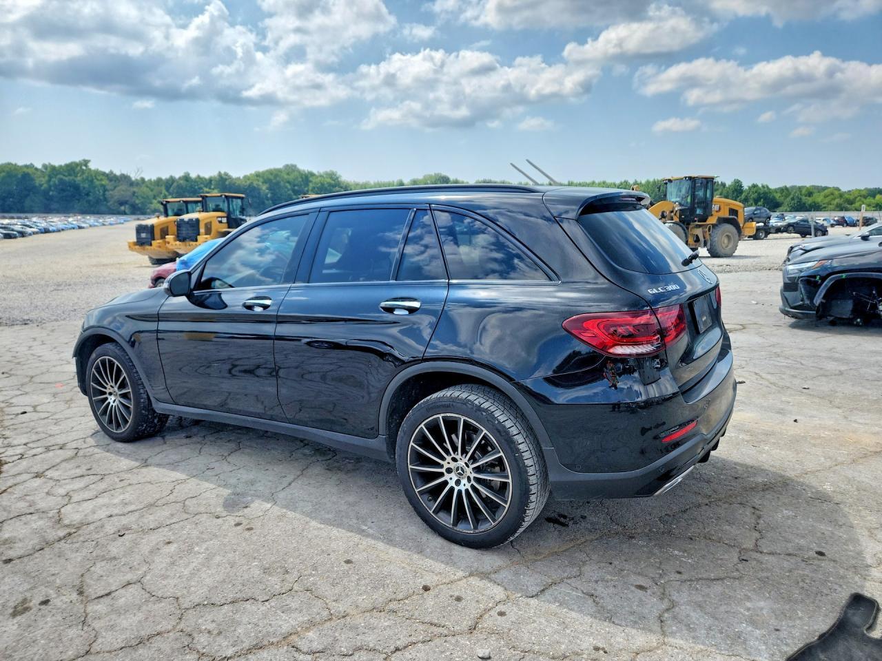 2021 Mercedes-Benz Glc 300 - zdjęcie 2