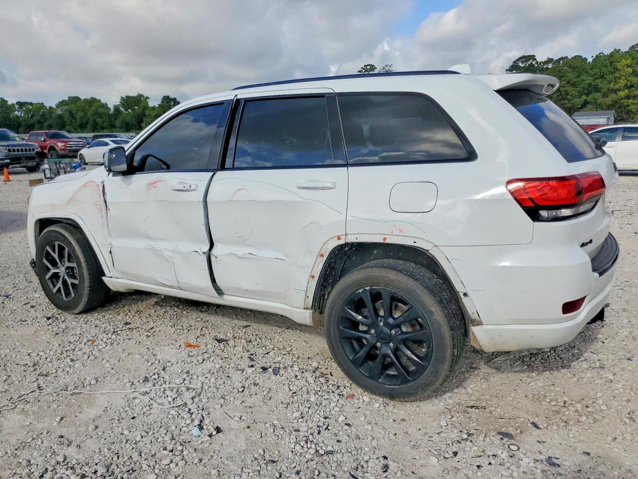 2018 Jeep Grand Cherokee Laredo - zdjęcie 2