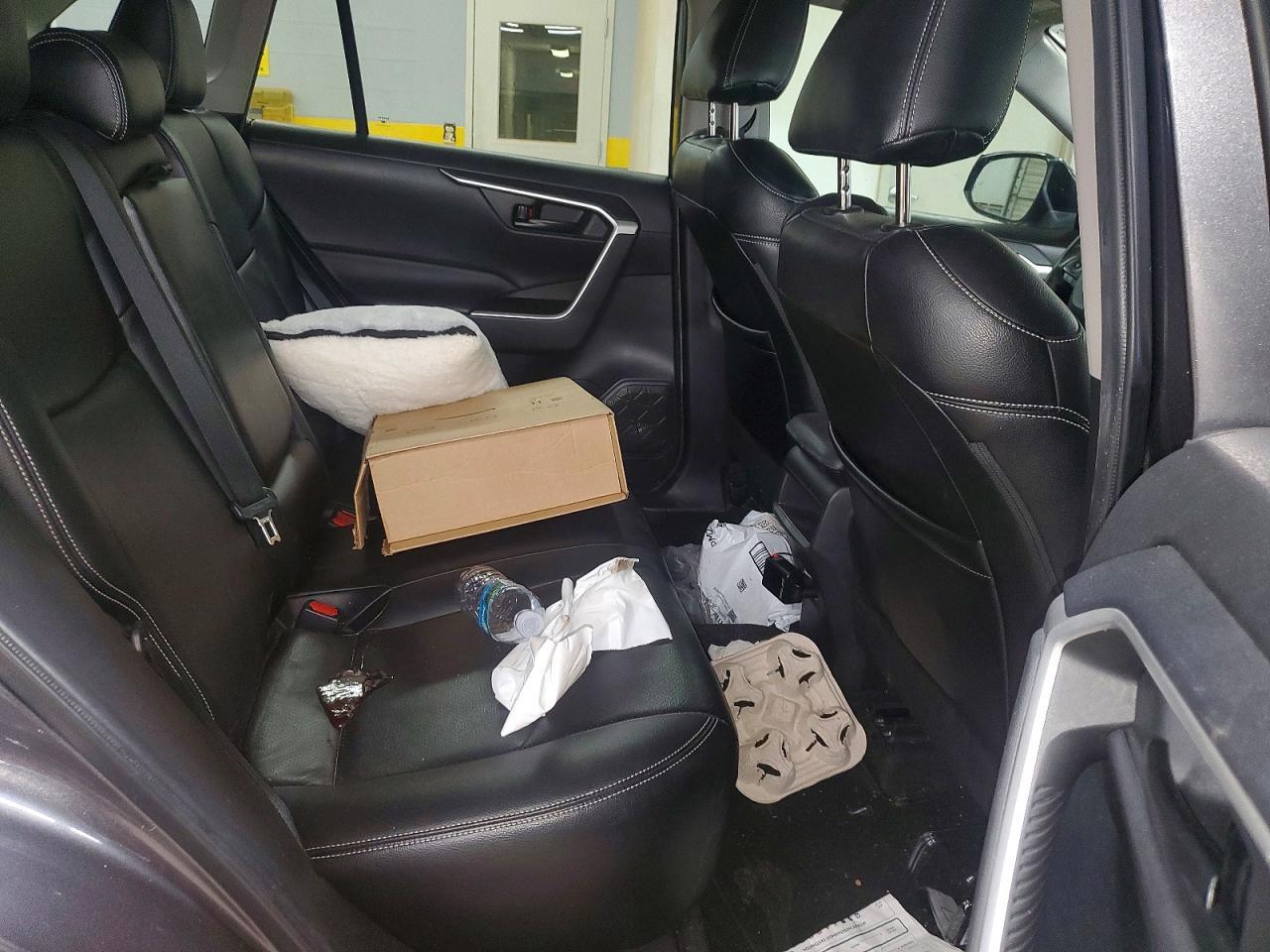 2021 Toyt Rav4 Le - zdjęcie 11