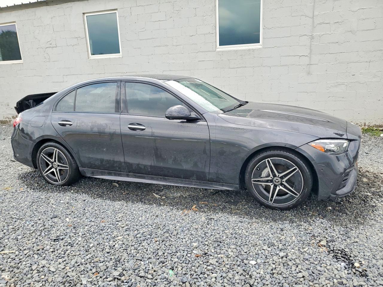 2025 Mercedes-Benz C 300 4Matic - zdjęcie 4
