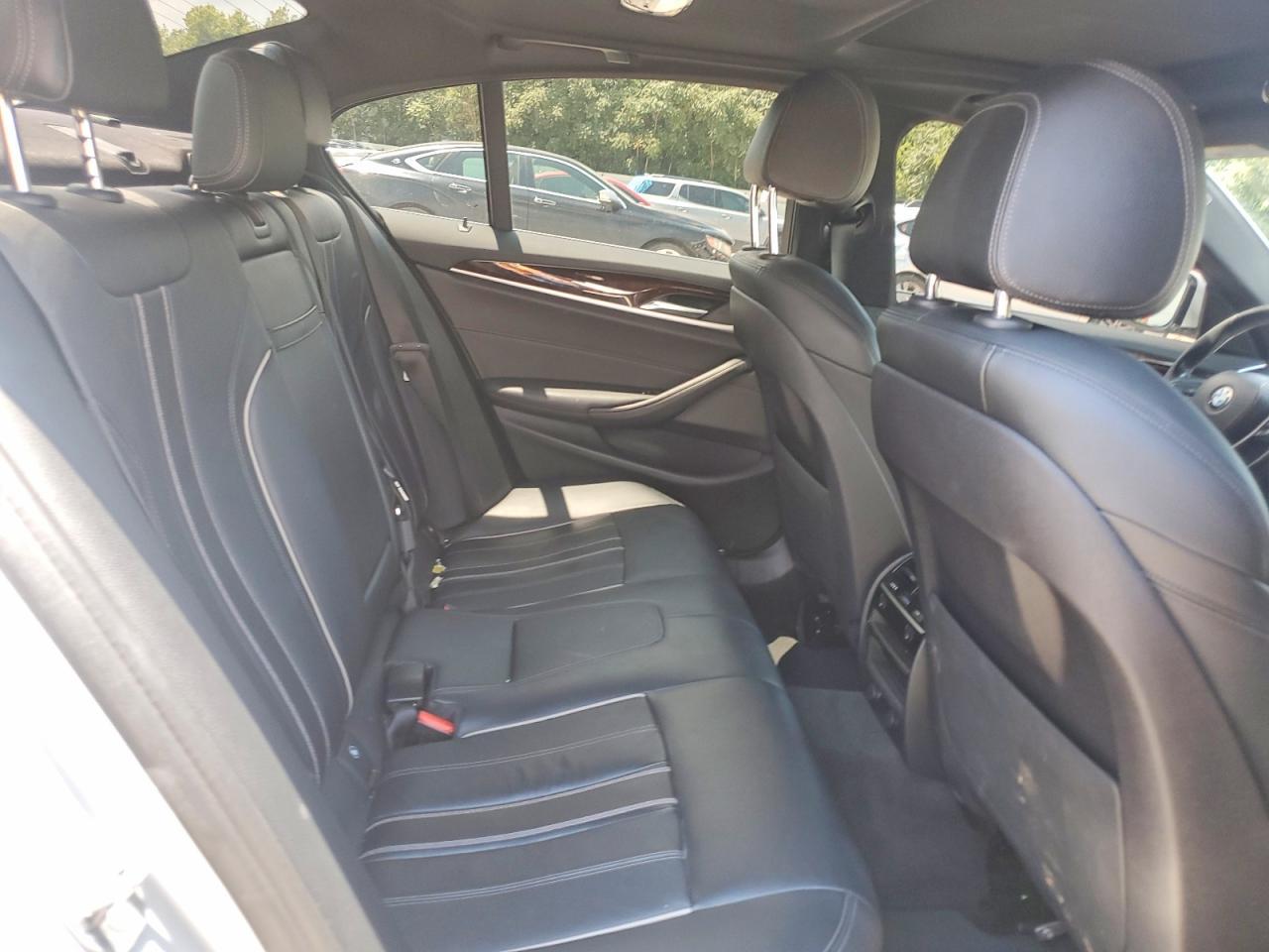 2019 BMW 530 Xi - zdjęcie 10