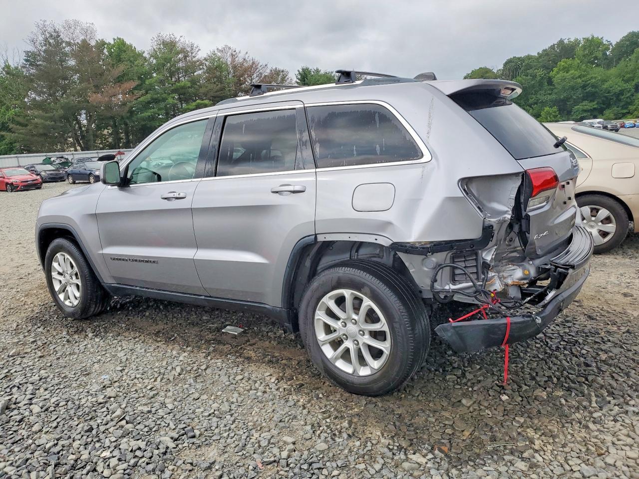2021 Jeep Grand Cherokee Laredo - zdjęcie 2