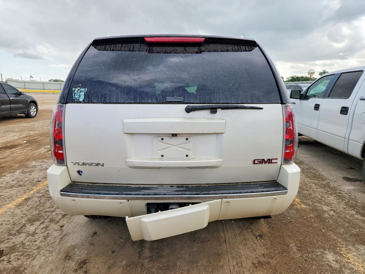 2013 GMC Yukon Denali - zdjęcie 6