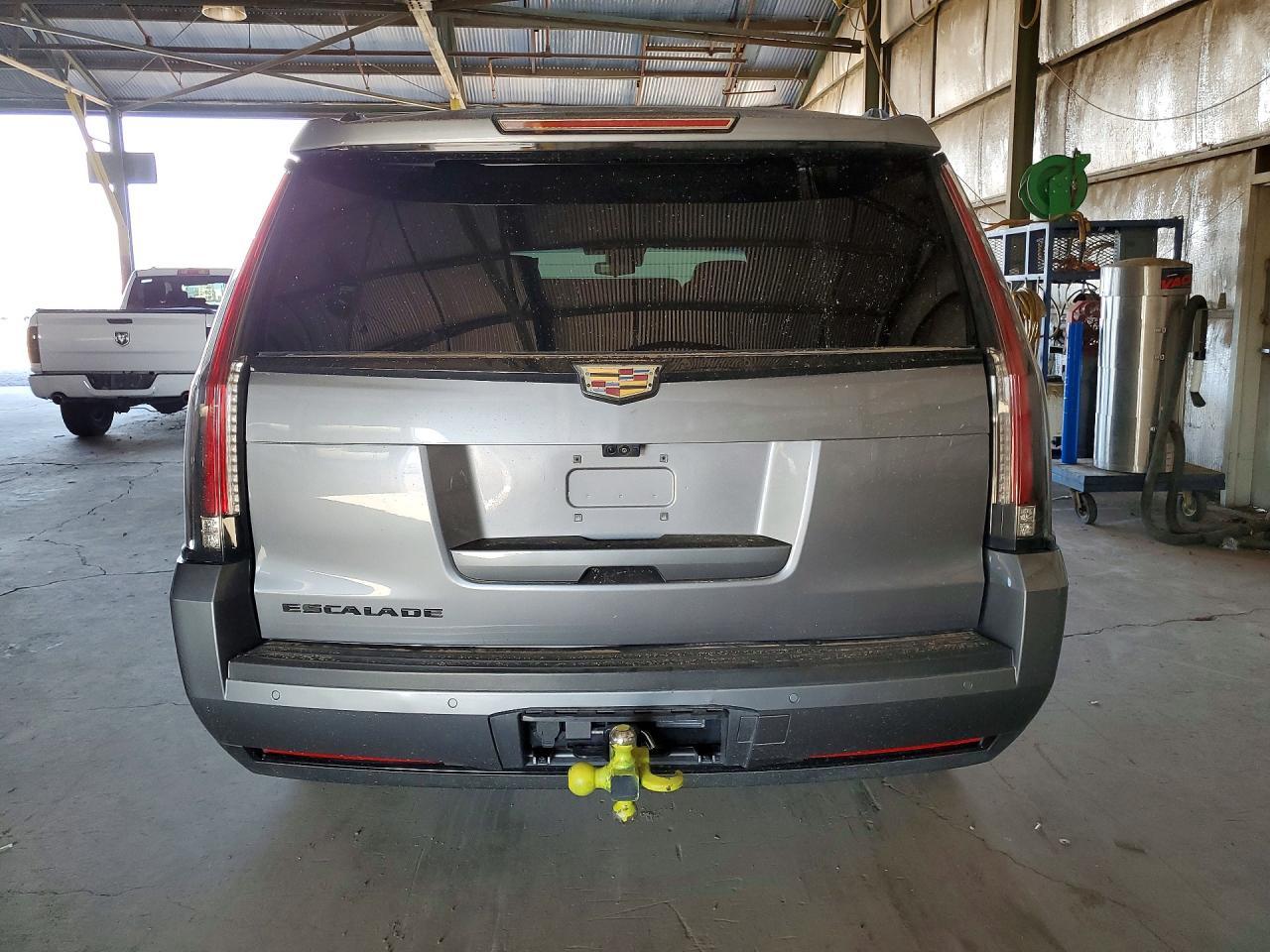 2019 Cadillac Escalade Luxury - zdjęcie 6