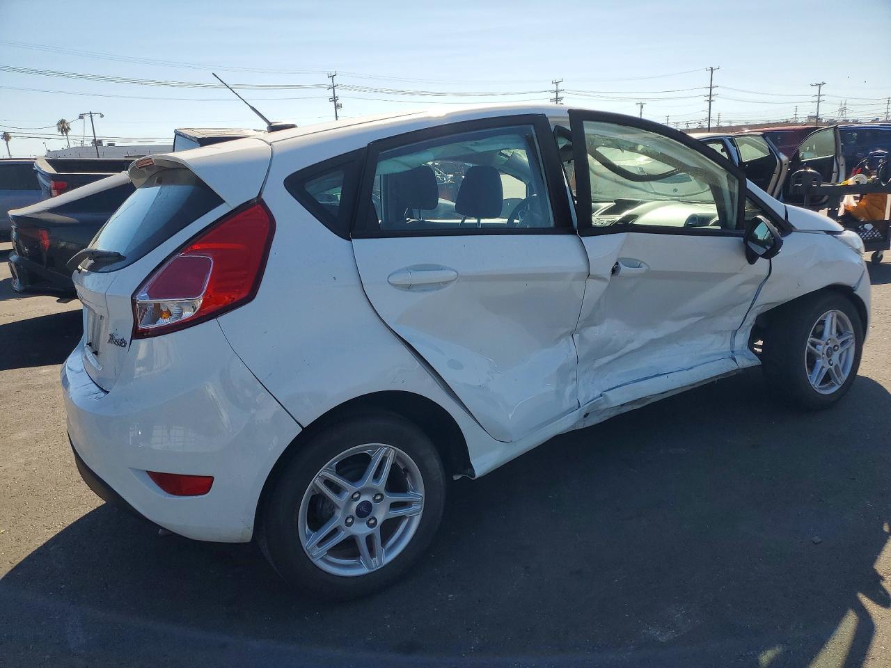 2017 Ford Fiesta Se - zdjęcie 3