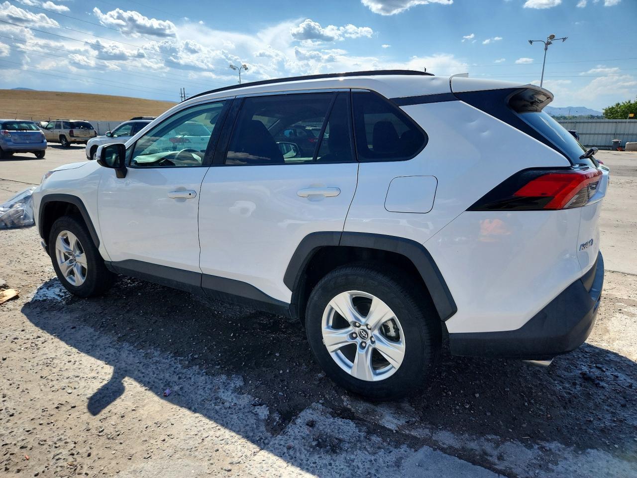 2021 Toyota Rav4 Xle - zdjęcie 2