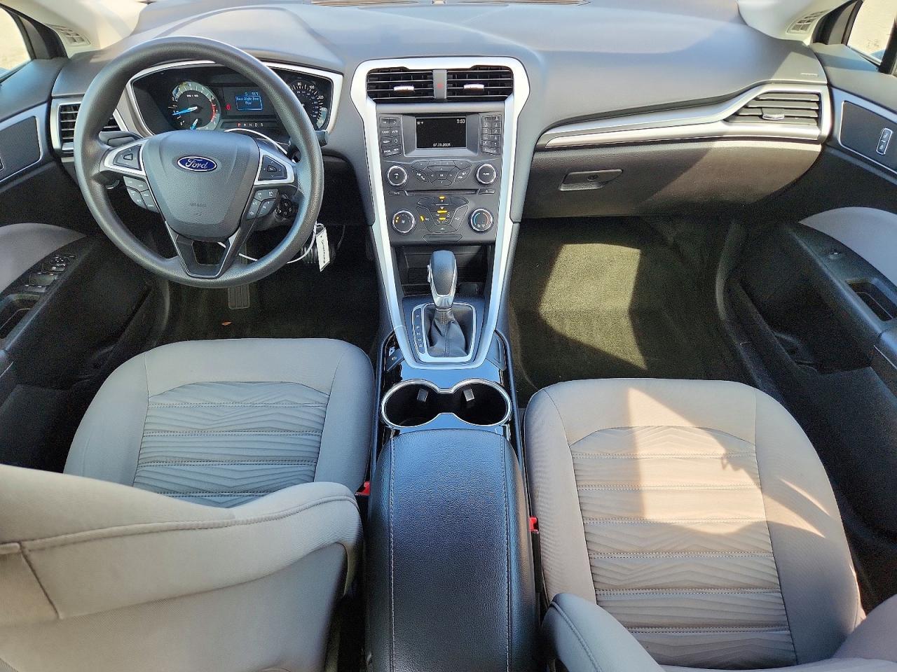 2016 Ford Fusion S - zdjęcie 8