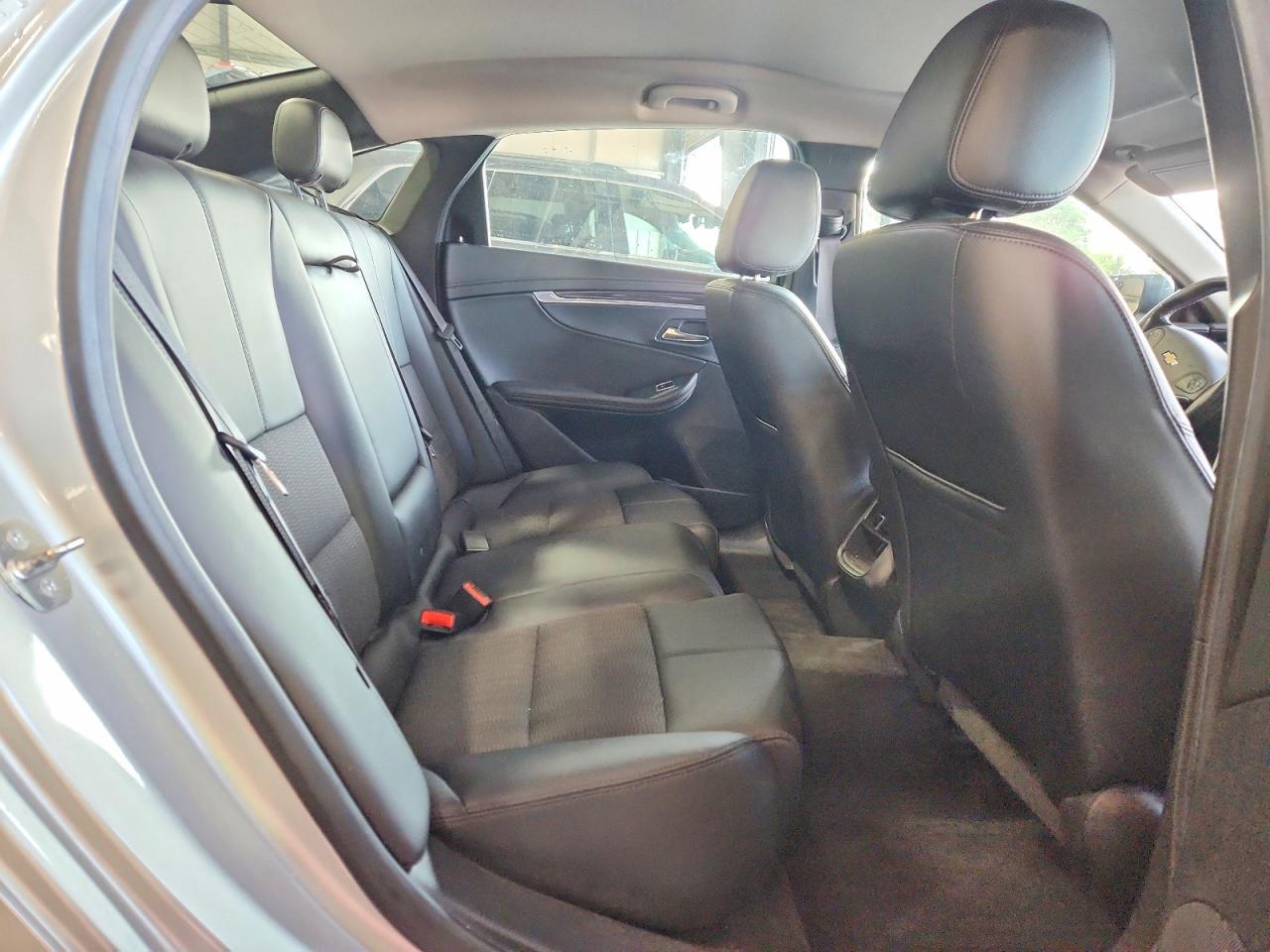 2016 Chevrolet Impala Lt - zdjęcie 10