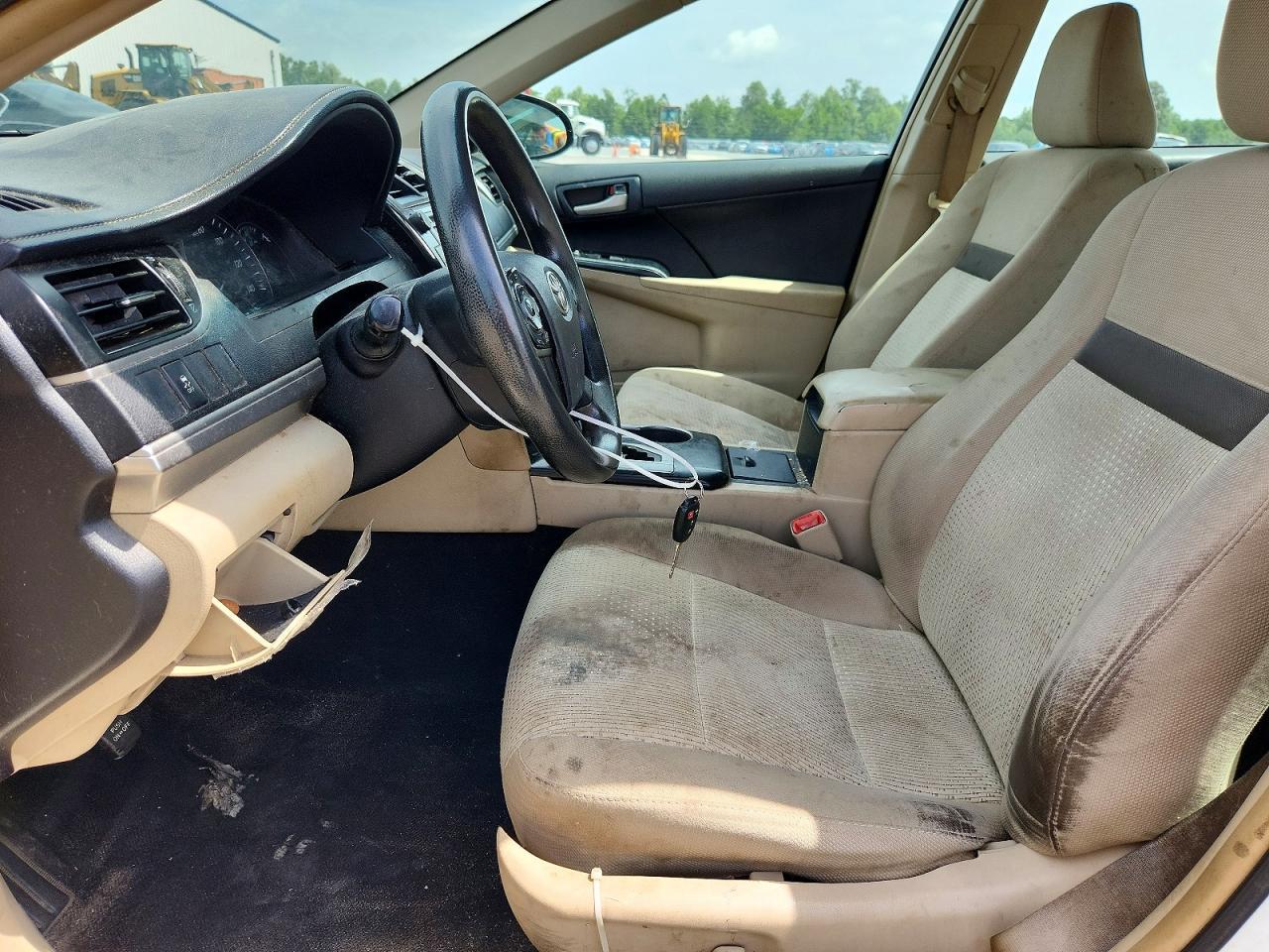 2014 Toyota Camry Le - zdjęcie 7