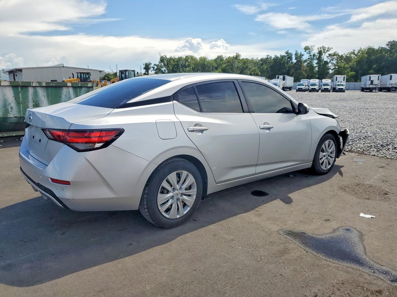 2023 Nissan Sentra S - zdjęcie 3