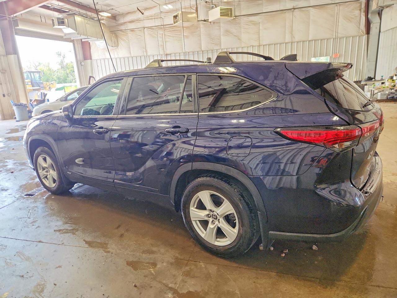 2023 Toyota Highlander Hybrid Le - zdjęcie 2