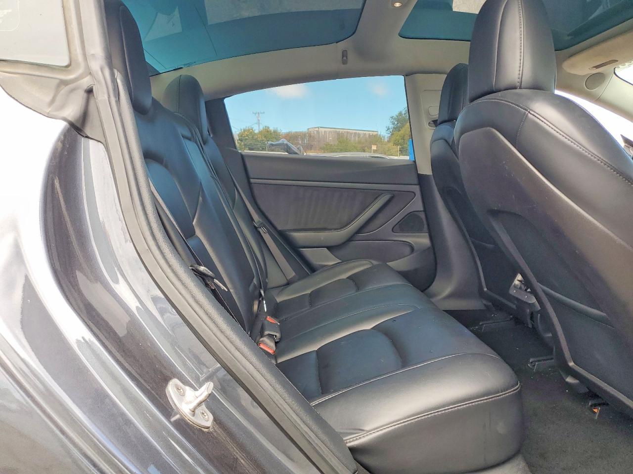 2020 Tesla Model 3 - zdjęcie 10