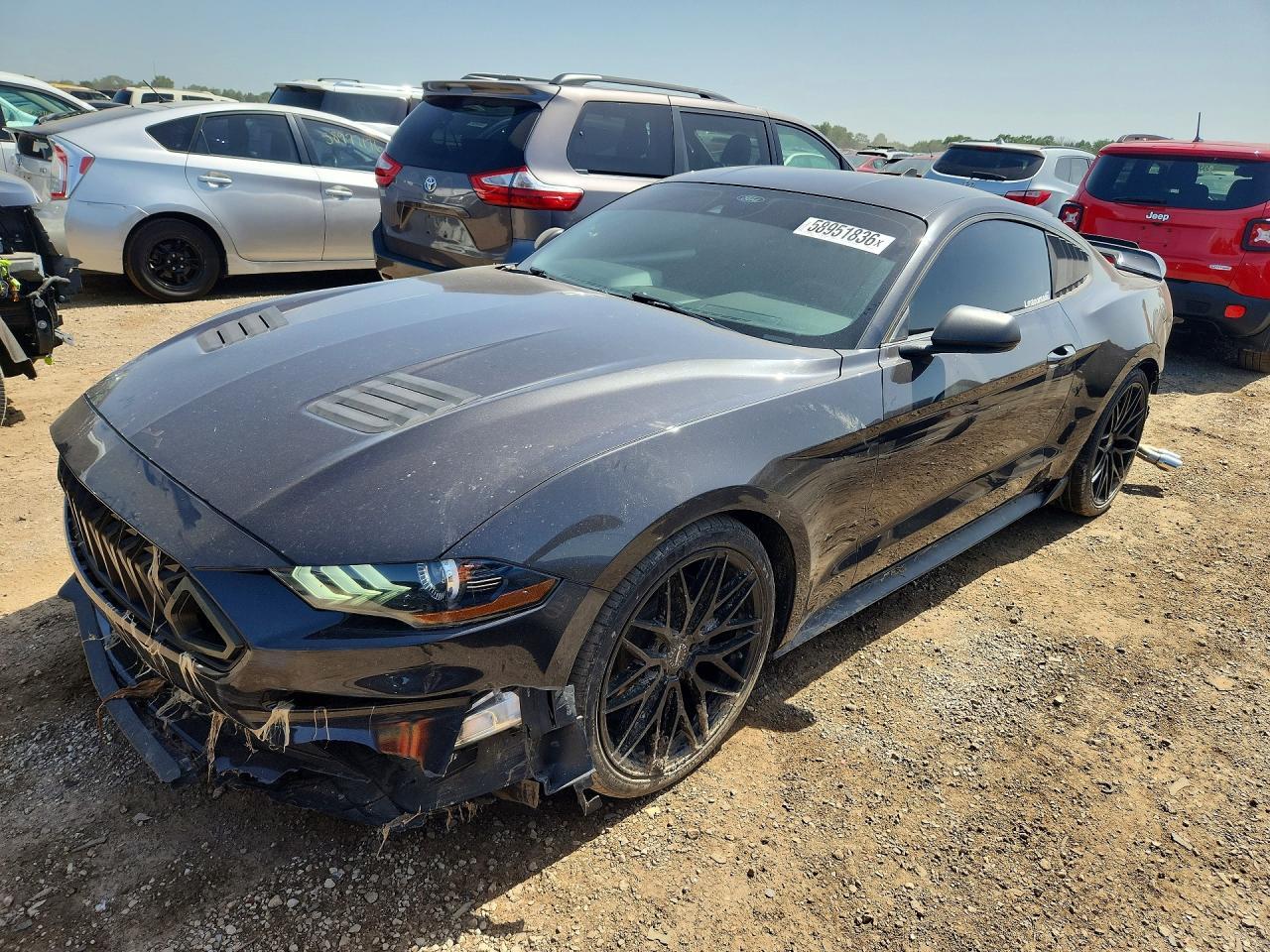 2022 Ford Mustang - zdjęcie główne