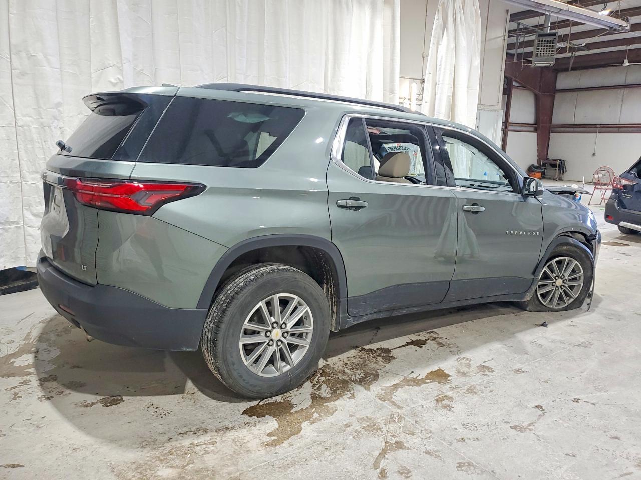 2022 Chevrolet Traverse Lt - zdjęcie 3