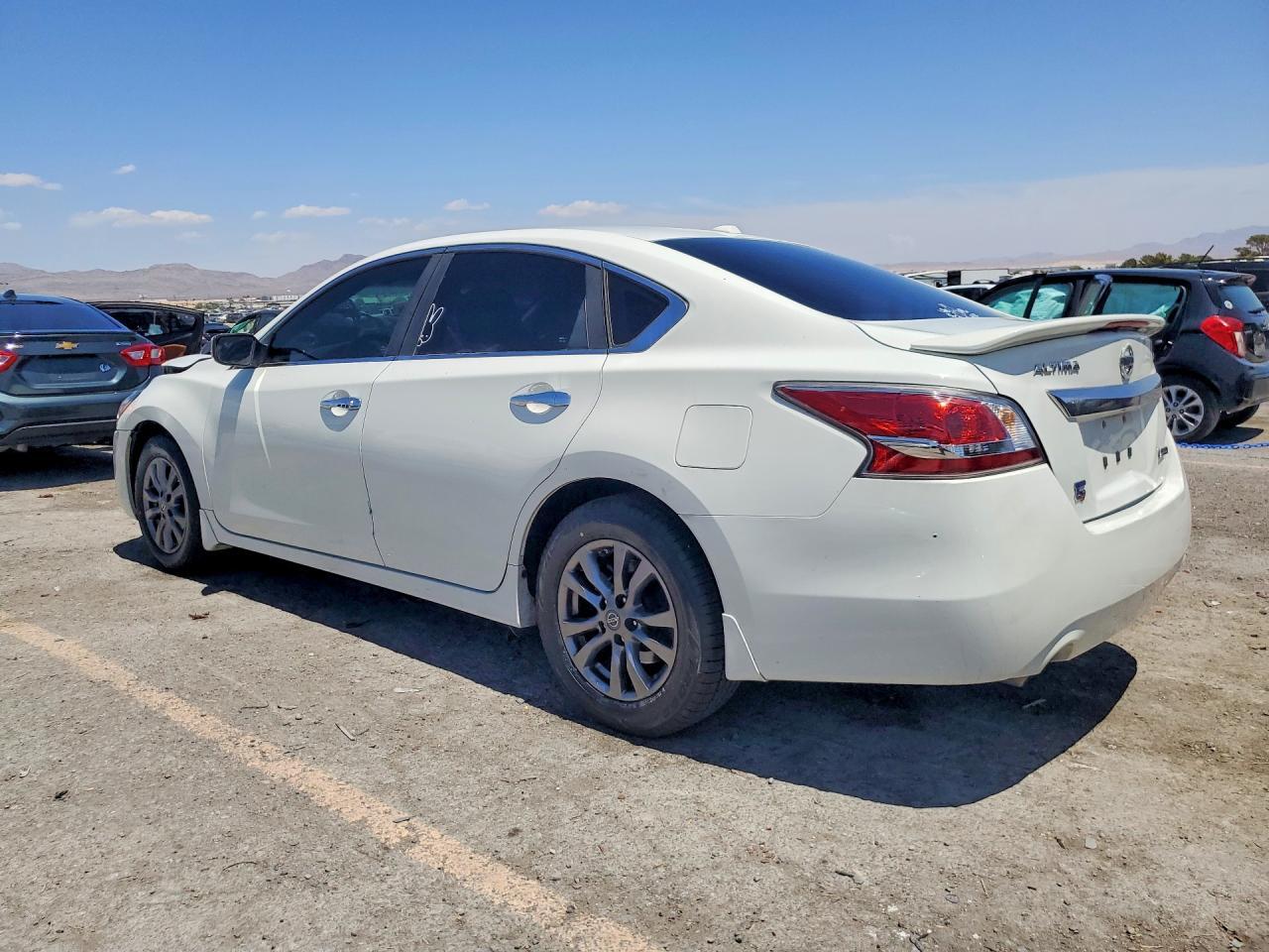 2015 Nissan Altima 2.5 S - zdjęcie 2