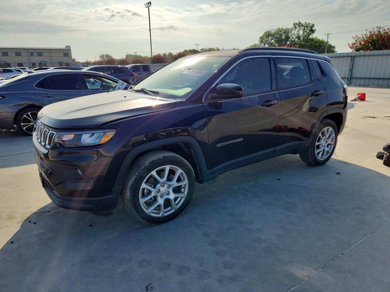 2024 Jeep Compass Latitude Lux - zdjęcie główne
