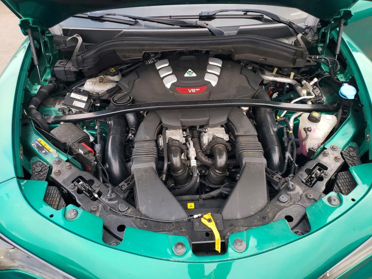 2024 Alfa Romeo Stelvio Quadrifoglio - zdjęcie 12