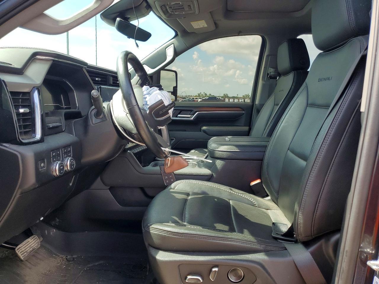 2025 GMC Sierra K2500 Denali - zdjęcie 7