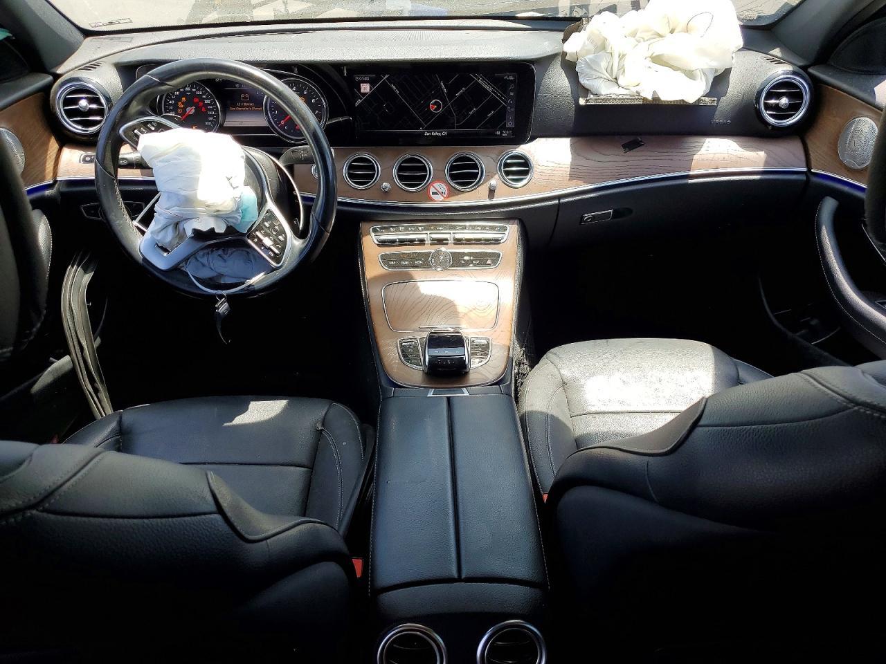 2019 Mercedes-Benz E 300 4Matic - zdjęcie 8