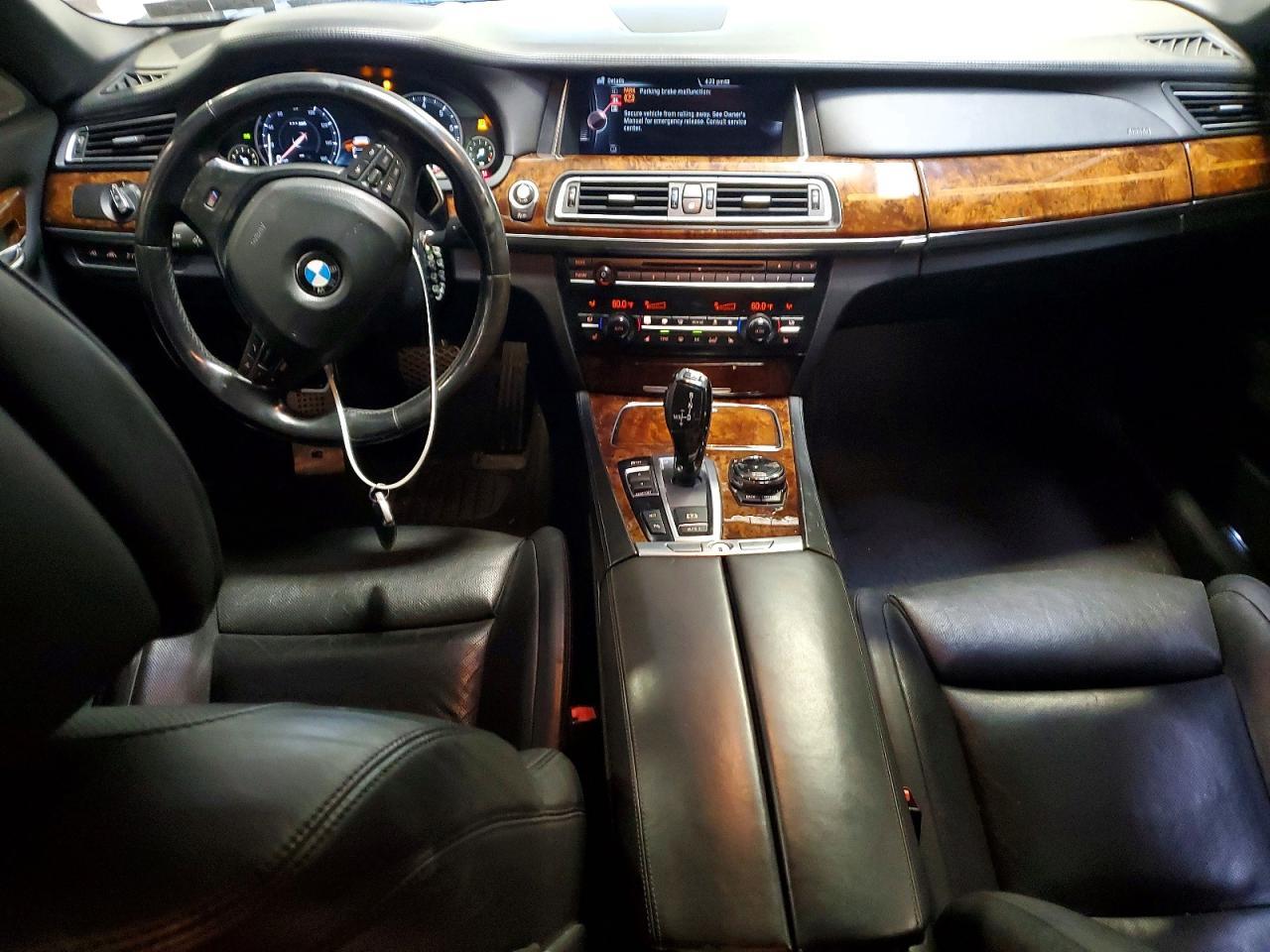 2014 BMW 750 Li - zdjęcie 8