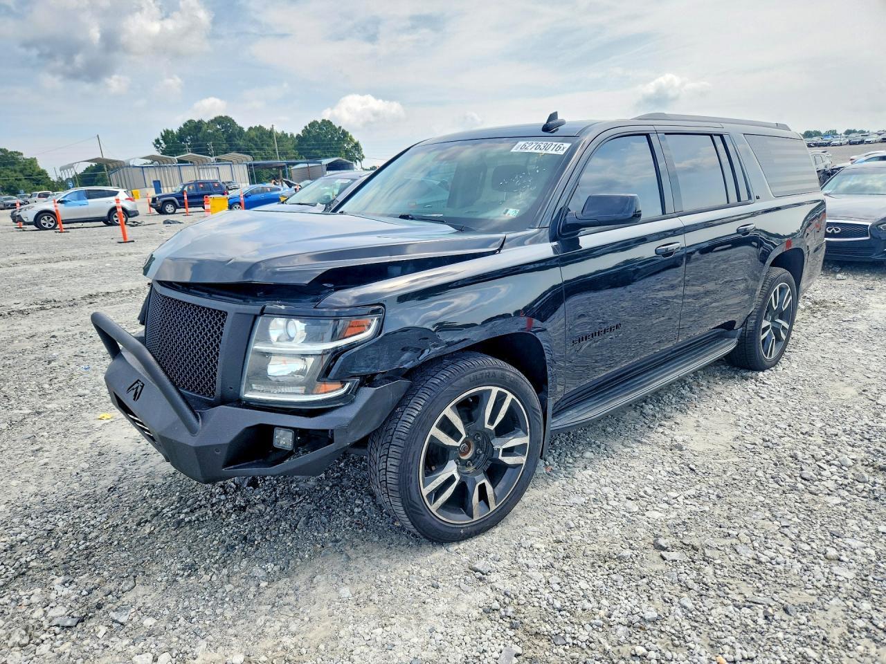 2018 Chevrolet Suburban K1500 Lt - zdjęcie główne