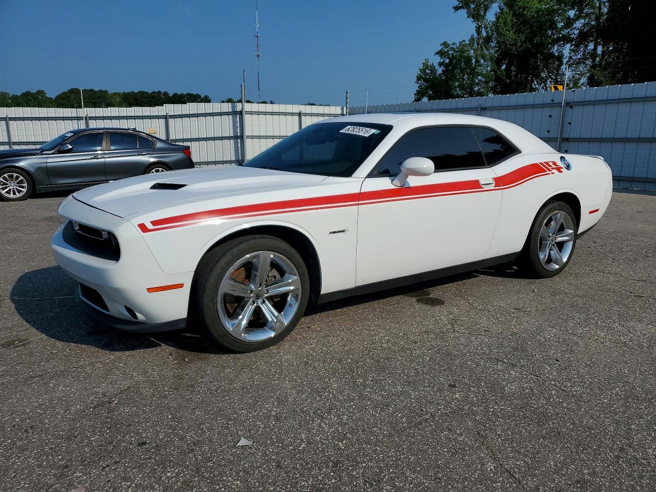 2017 Dodge Challenger R/T - zdjęcie główne